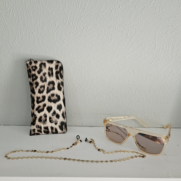 NWOT Quay X Jaclyn Hill Very Busy Sunglasses With Chain & Leopard Case - Picture 1 of 7